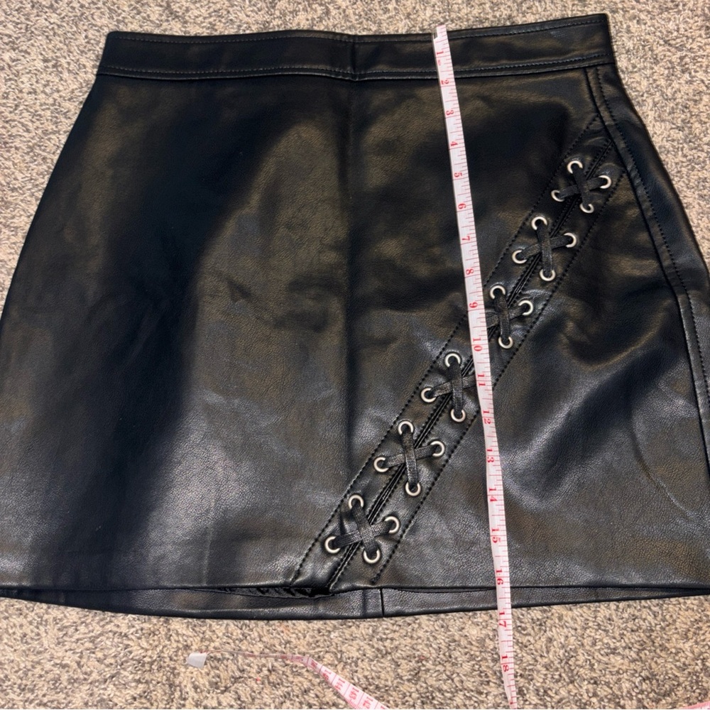 BLANKNYC Faux Leather Black Mini Skit - Picture 4 of 8